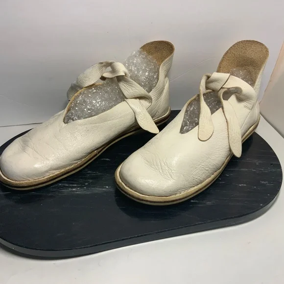 Vintage Trippen White Cream Unisex Leather Flats shoes EUR  display picture 1